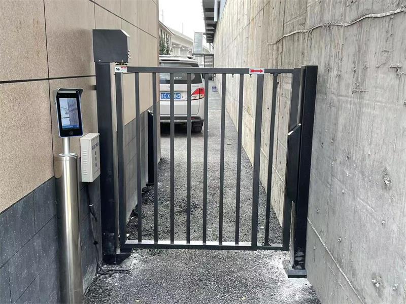 徐州眾鑫建材有限公司人臉識別係統電動小門